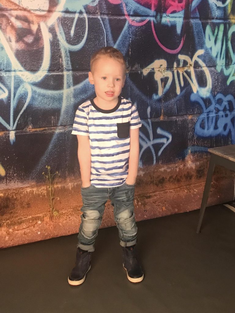 DE VRAAG VAN...waarom heb je mijn mouwen afgeknipt?